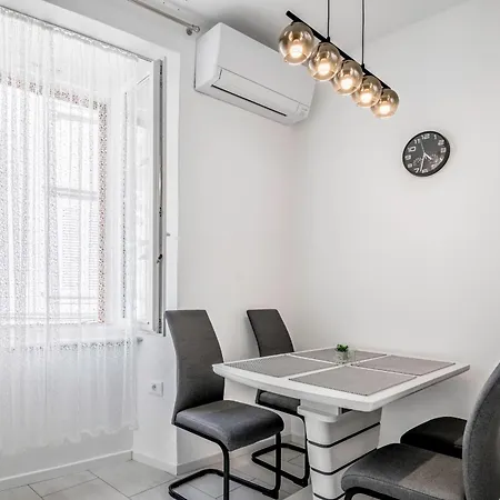 Апартаменты Apartma Svetlo Udobje V Piranu - Bright Comfort In *