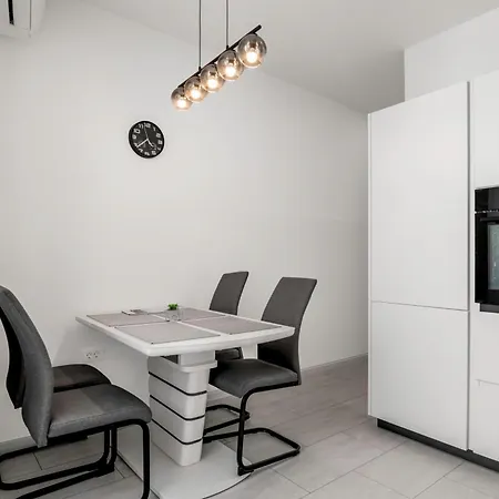 Apartma Svetlo Udobje V Piranu - Bright Comfort In