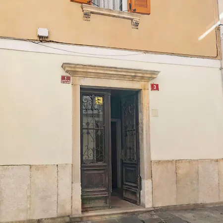 Apartma Svetlo Udobje V Piranu - Bright Comfort In *